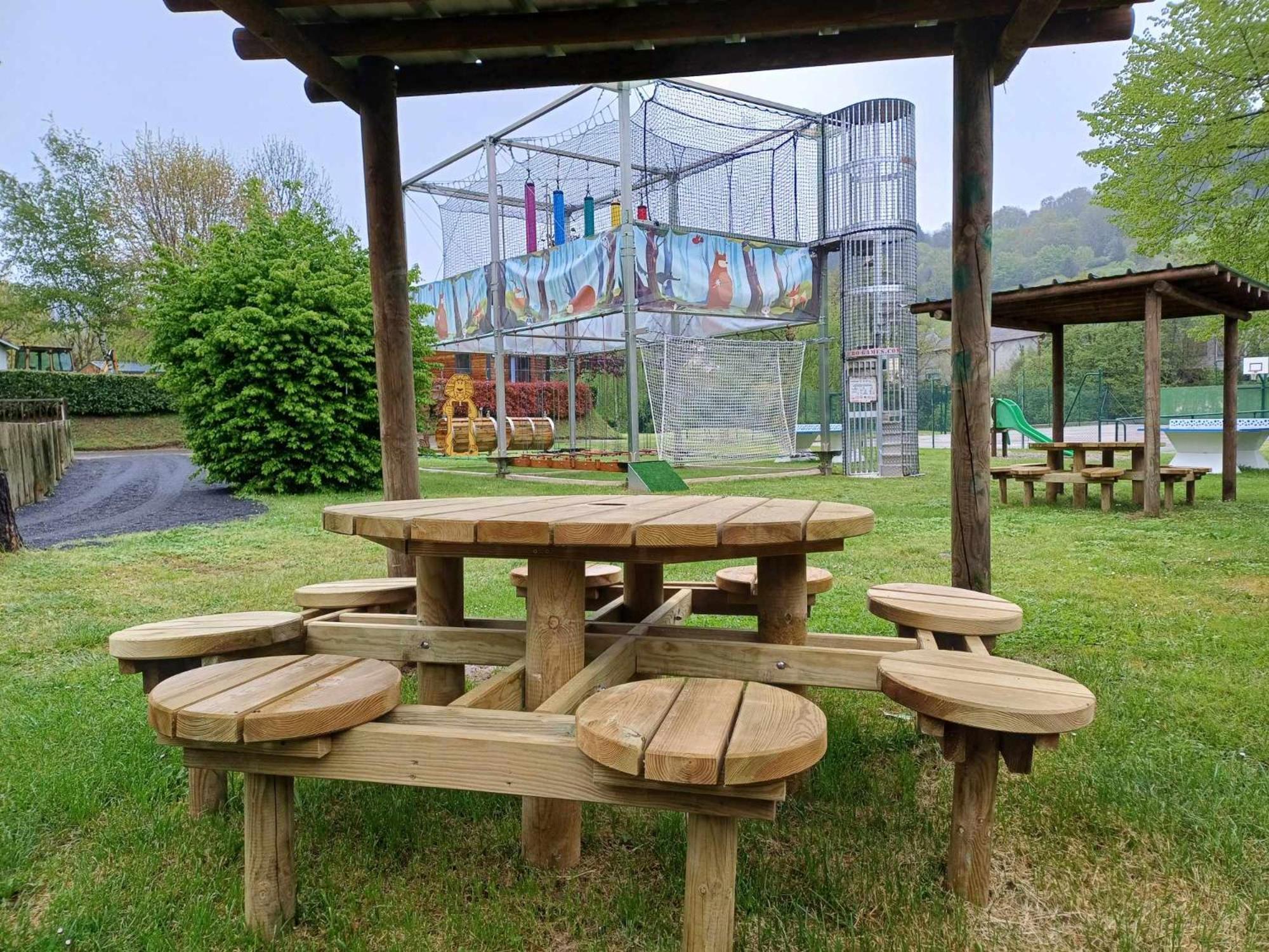 Camping Paradis Marmotel Saint-Geniez-dʼOlt Екстериор снимка