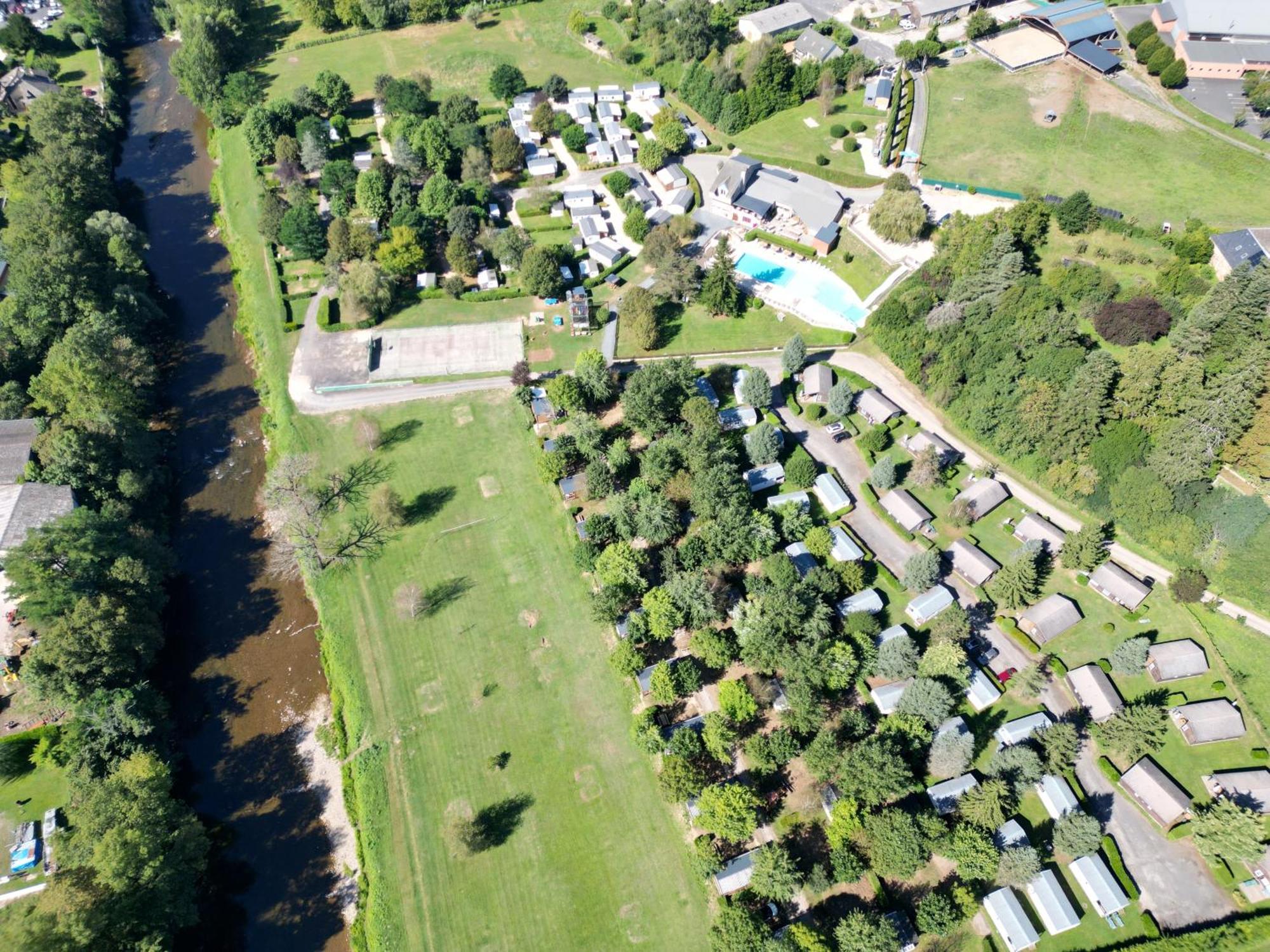 Camping Paradis Marmotel Saint-Geniez-dʼOlt Екстериор снимка