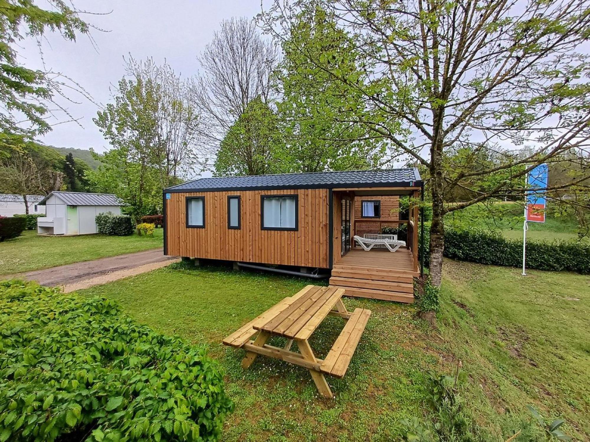 Camping Paradis Marmotel Saint-Geniez-dʼOlt Екстериор снимка